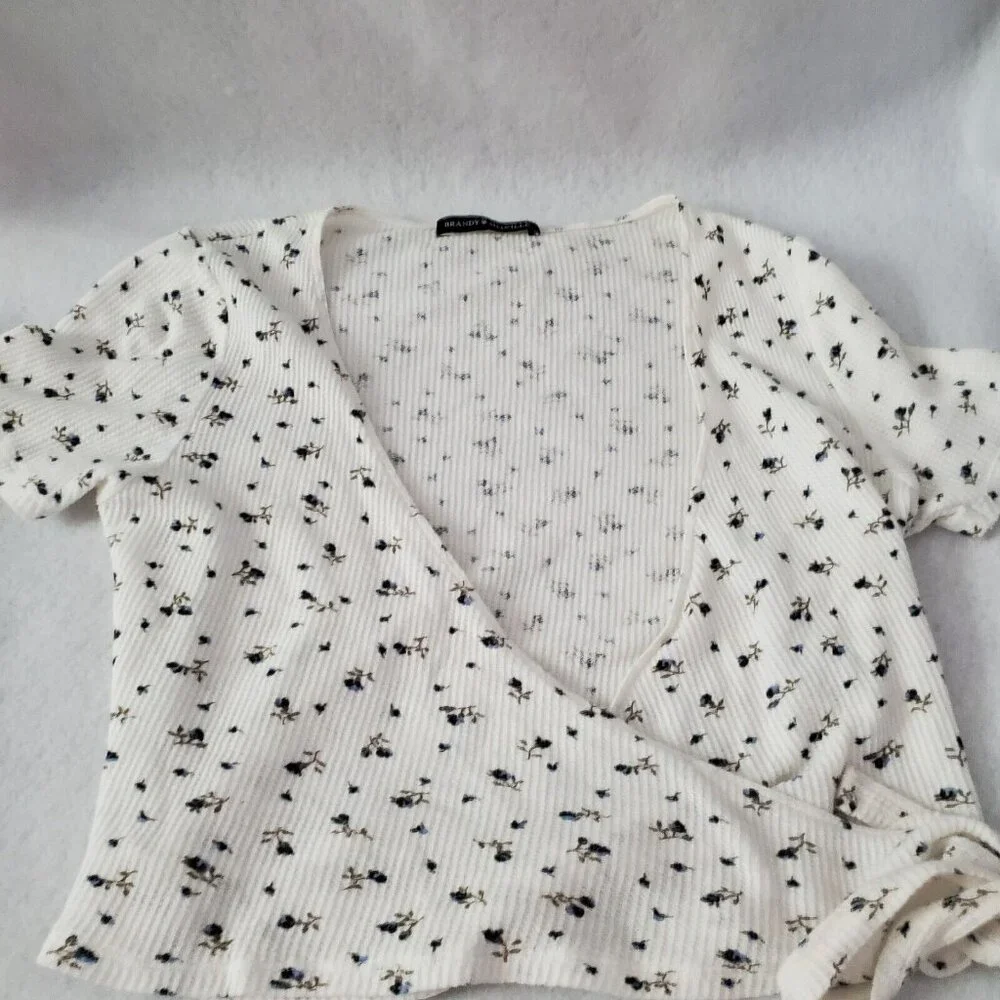 Brandy Melville Top Blue Rosebud Short Sleeve Crop Wrap Around - Picture 5 of 10